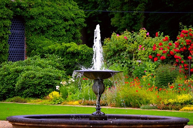 A Guide to Outdoor Water Fountains: What’s Right for You?